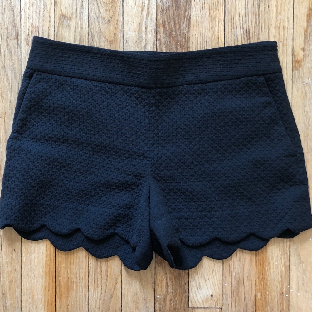 Ann Taylor LOFT “Riviera” Scalloped Shorts, sz 4